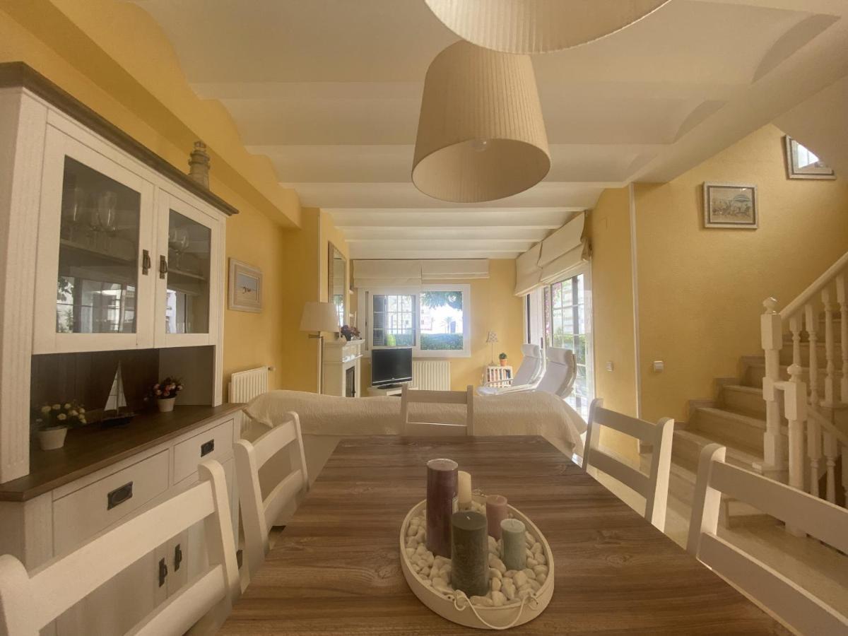 R17 Casa MERCÉ RODOREDA Calafell Extérieur photo